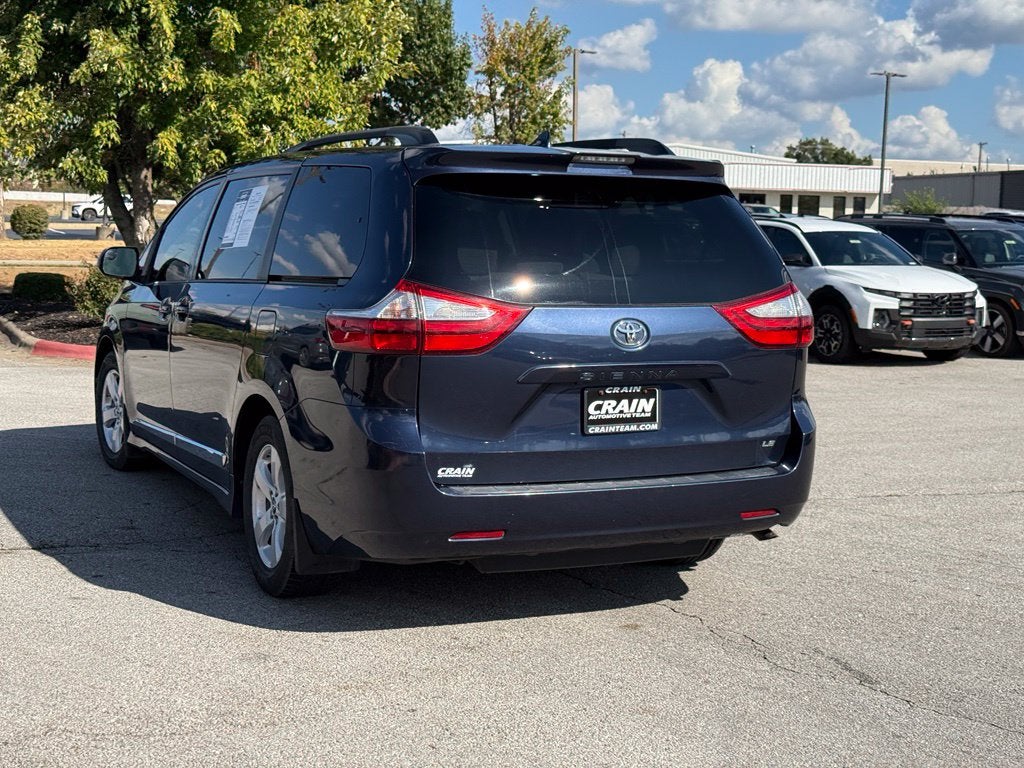 2018 Toyota Sienna LE 8 Passenger - CLEAN CARFAX