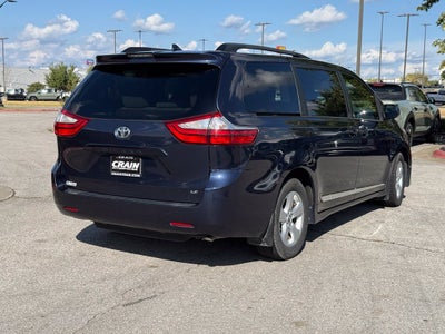 2018 Toyota Sienna LE 8 Passenger - CLEAN CARFAX
