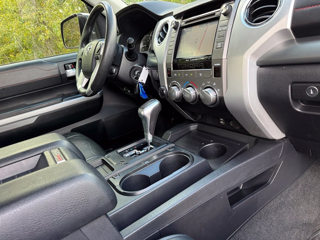 2017 Toyota Tundra TRD Pro - 4WD / 8" LIFT! / CLEAN CARFAX