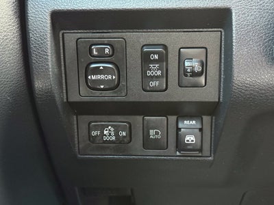 2018 Toyota Tundra SR5 - 4WD / LIFTED! / CLEAN CARFAX