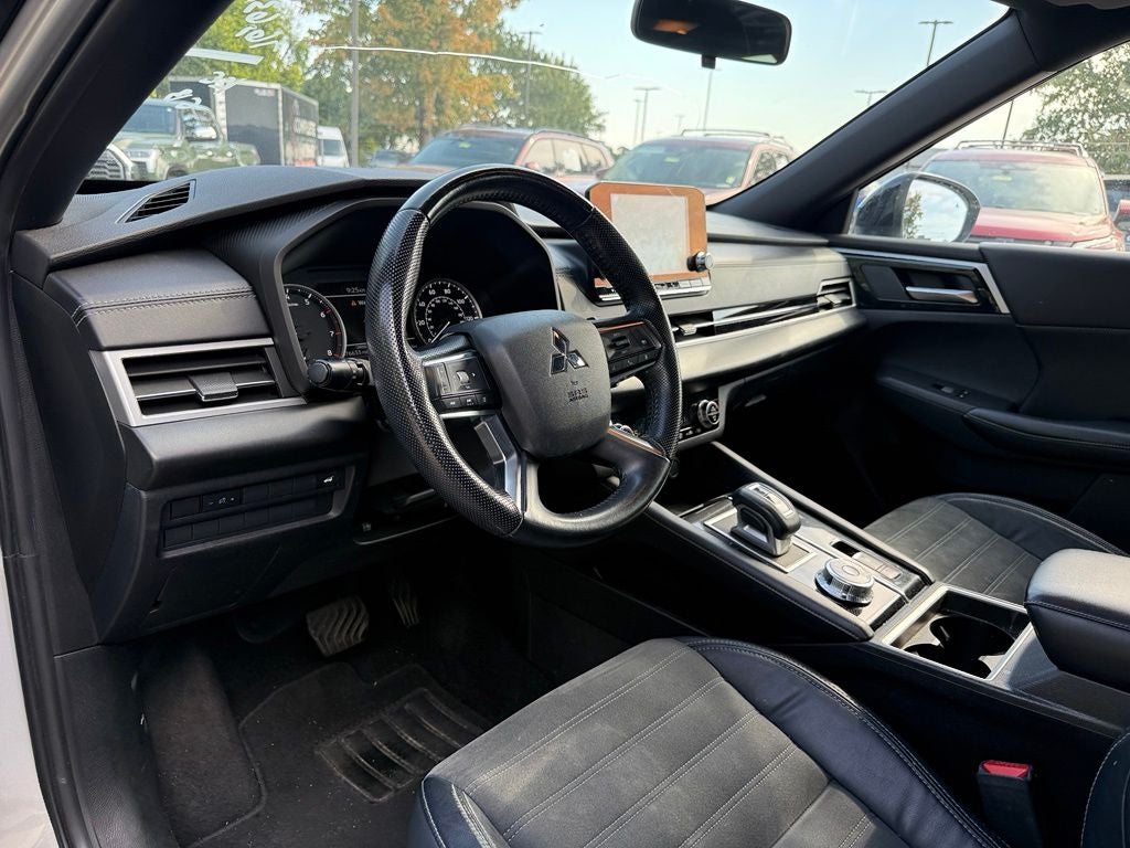2022 Mitsubishi Outlander Black Edition
