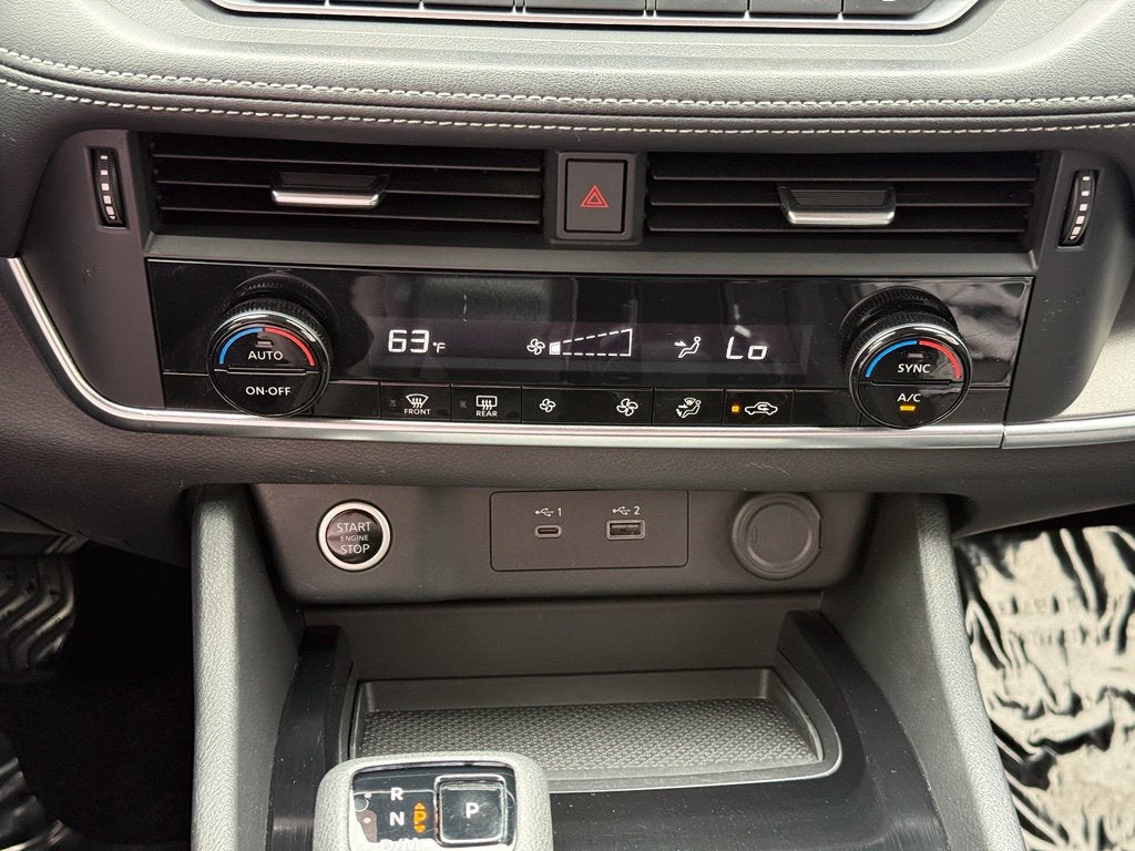 2023 Nissan Rogue SV - AWD / CLEAN CARFAX