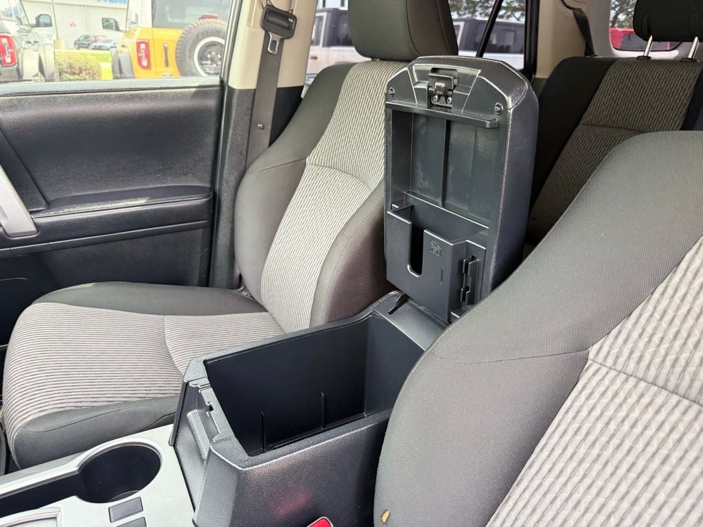 2023 Toyota 4Runner SR5 CARPLAY