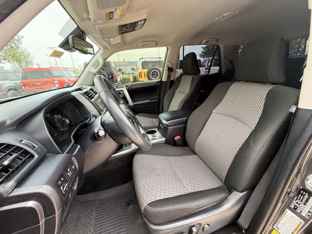 2023 Toyota 4Runner SR5 CARPLAY