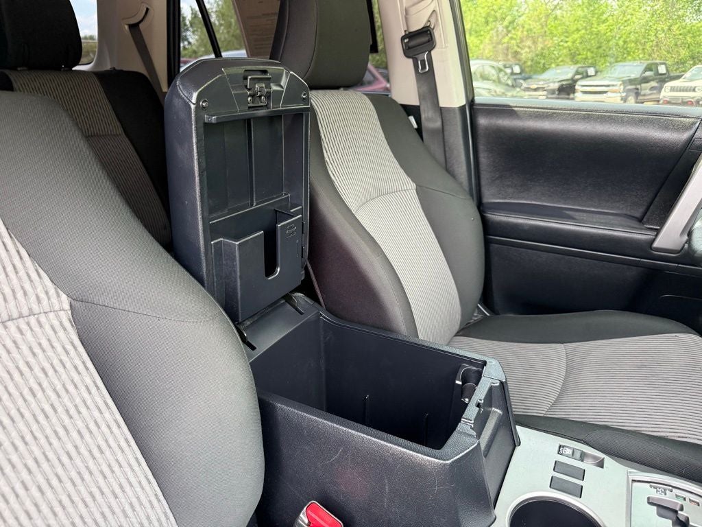 2023 Toyota 4Runner SR5 CARPLAY