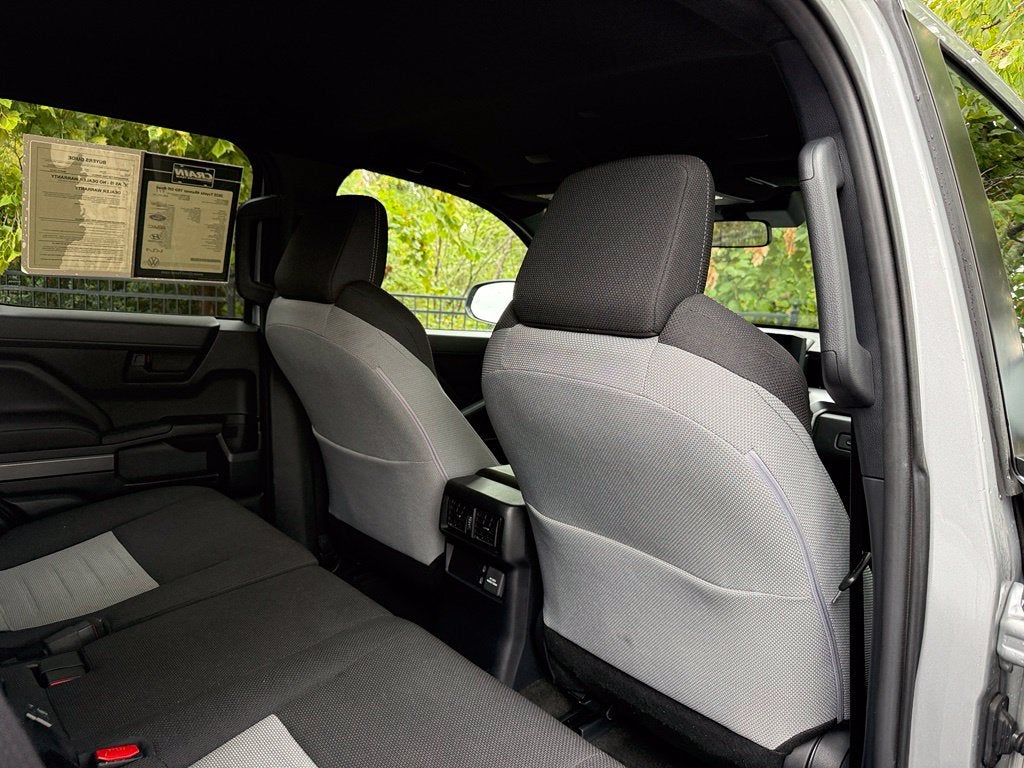 2025 Toyota 4Runner TRD Off-Road - 4WD / CLEAN CARFAX / ONE OWNER