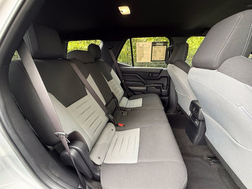 2025 Toyota 4Runner TRD Off-Road - 4WD / CLEAN CARFAX / ONE OWNER