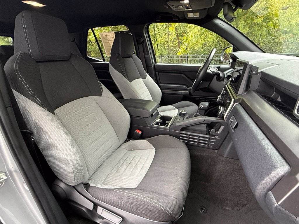 2025 Toyota 4Runner TRD Off-Road - 4WD / CLEAN CARFAX / ONE OWNER