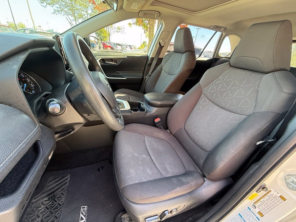 2022 Toyota RAV4 Hybrid XLE - AWD | SUNROOF | CLEAN CARFAX