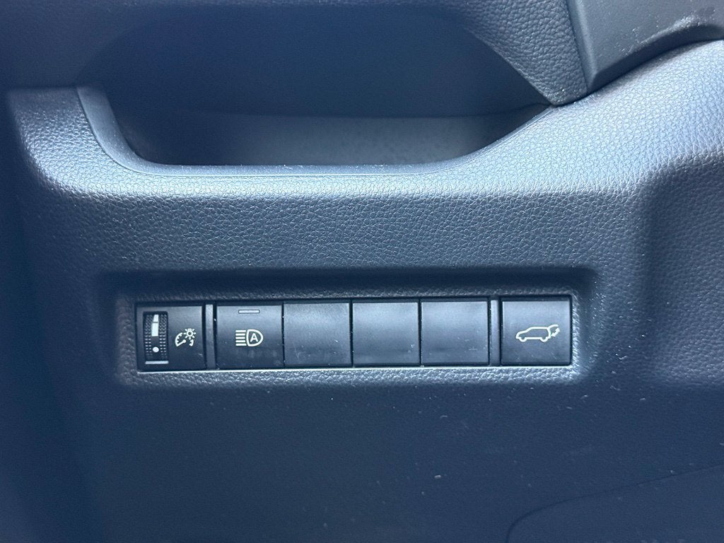 2022 Toyota RAV4 Hybrid XLE - AWD | SUNROOF | CLEAN CARFAX