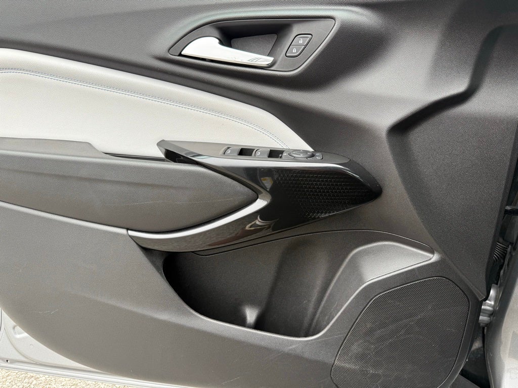 2025 Chevrolet Trax LT CLEAN CARFAX