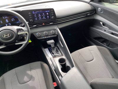 2025 Hyundai Elantra SE - CLEAN CARFAX / ONE OWNER
