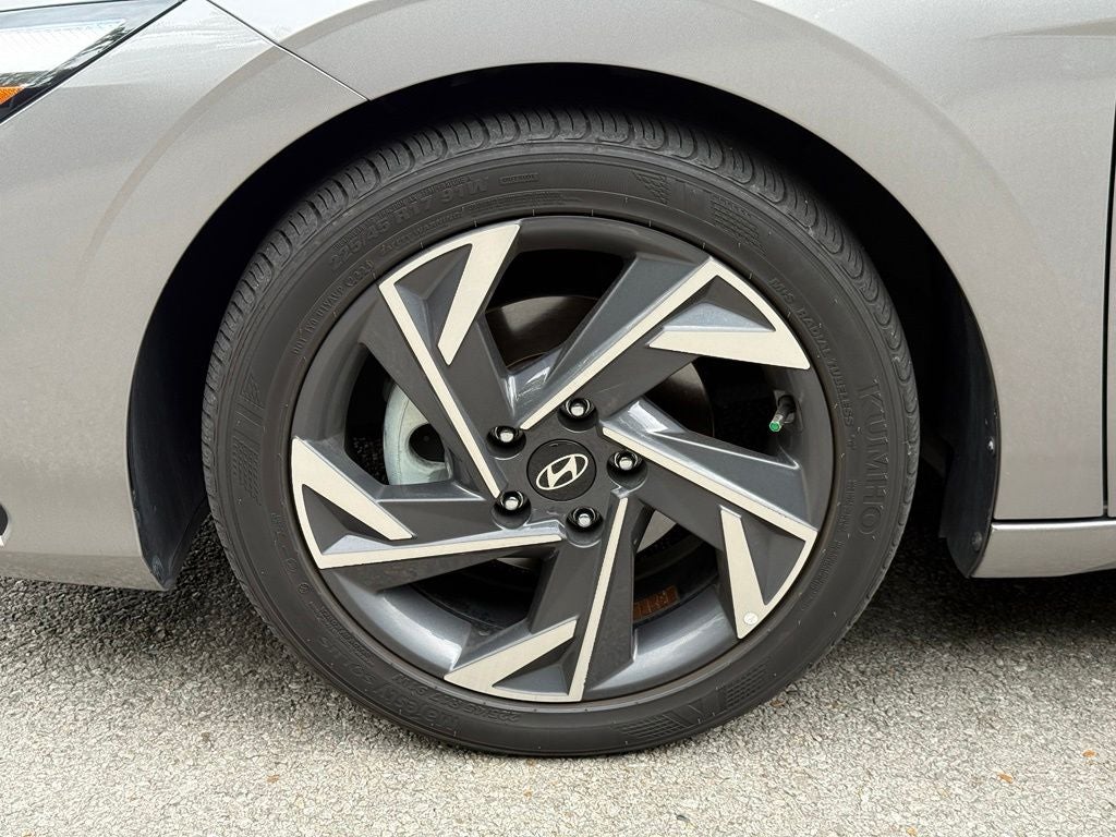 2024 Hyundai Elantra Limited