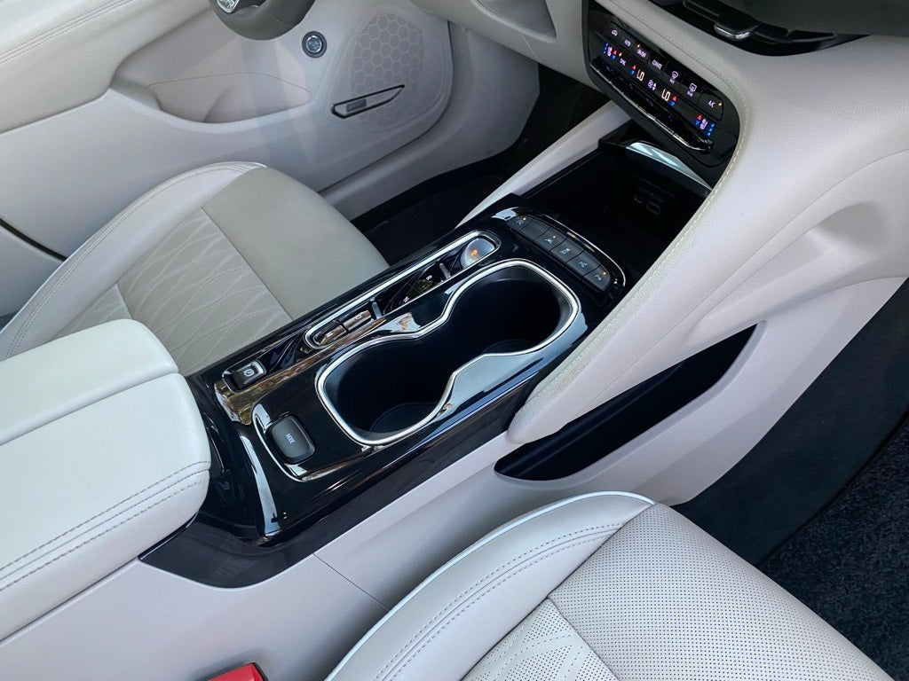 2022 Buick Envision Avenir FWD / TECH PKG / MOONROOF / CLEAN CARFAX