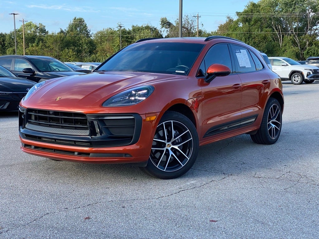 2022 Porsche Macan Base AWD / PANO ROOF / CLEAN CARFAX