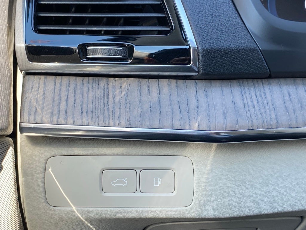 2023 Volvo XC90 Recharge Plug-In Hybrid T8 Plus Bright Theme 7 Passenger