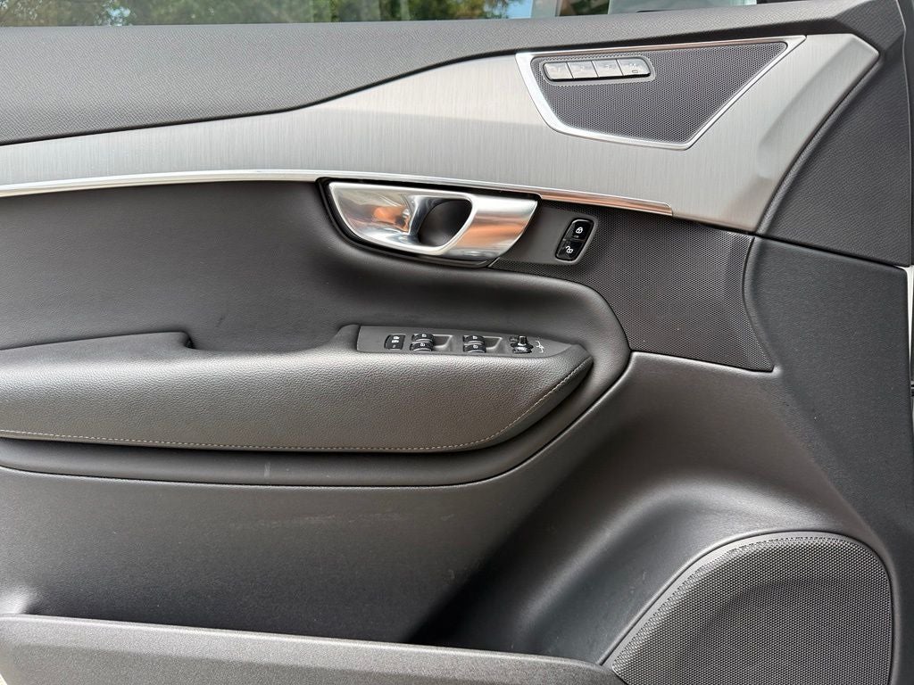 2023 Volvo XC90 B5 Core