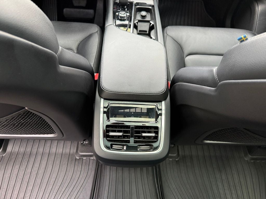2023 Volvo XC90 B5 Core