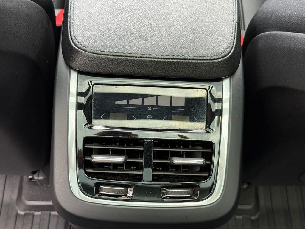 2023 Volvo XC90 B5 Core