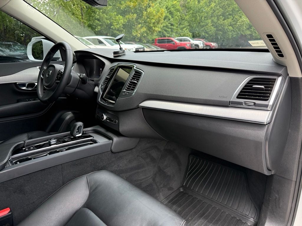 2023 Volvo XC90 B5 Core