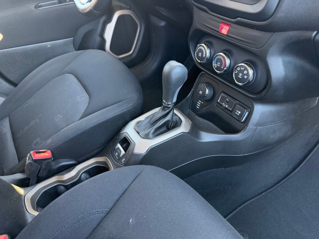 2017 Jeep Renegade Latitude SUPER CLEAN