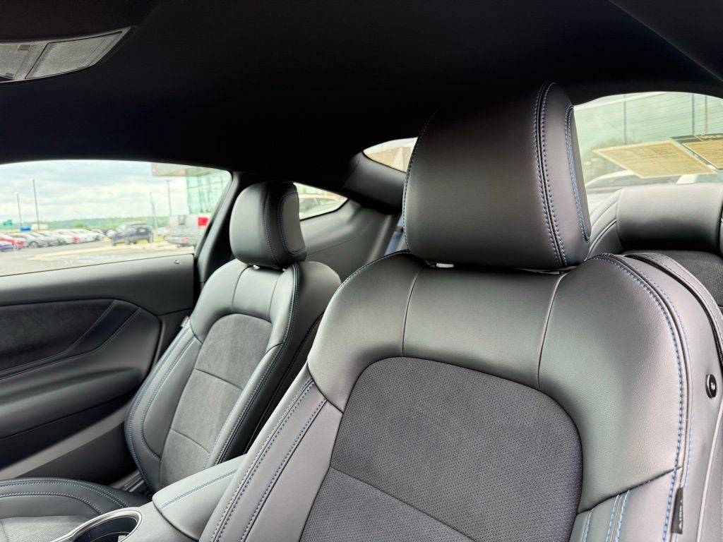 2025 Ford Mustang Dark Horse EQUIPMENT GROUP 700A