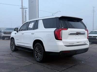 2022 GMC Yukon SLT moon roof/capt seats