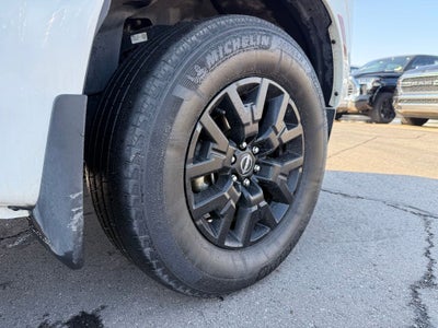 2023 Nissan Frontier SV