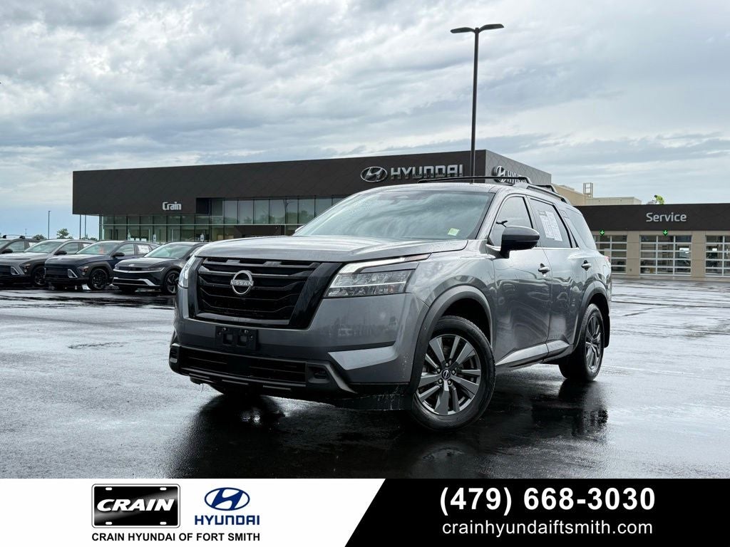 2022 Nissan Pathfinder SV
