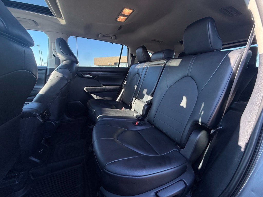 2025 Toyota Highlander XLE