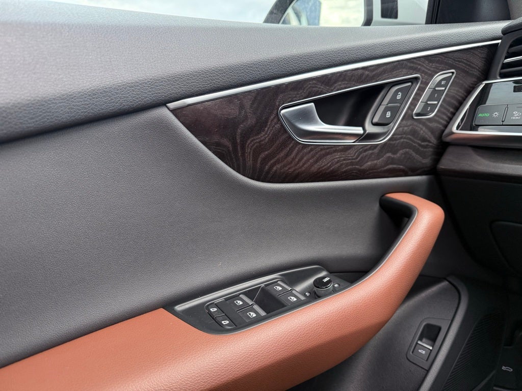 2020 Audi Q8 55 Premium Plus quattro