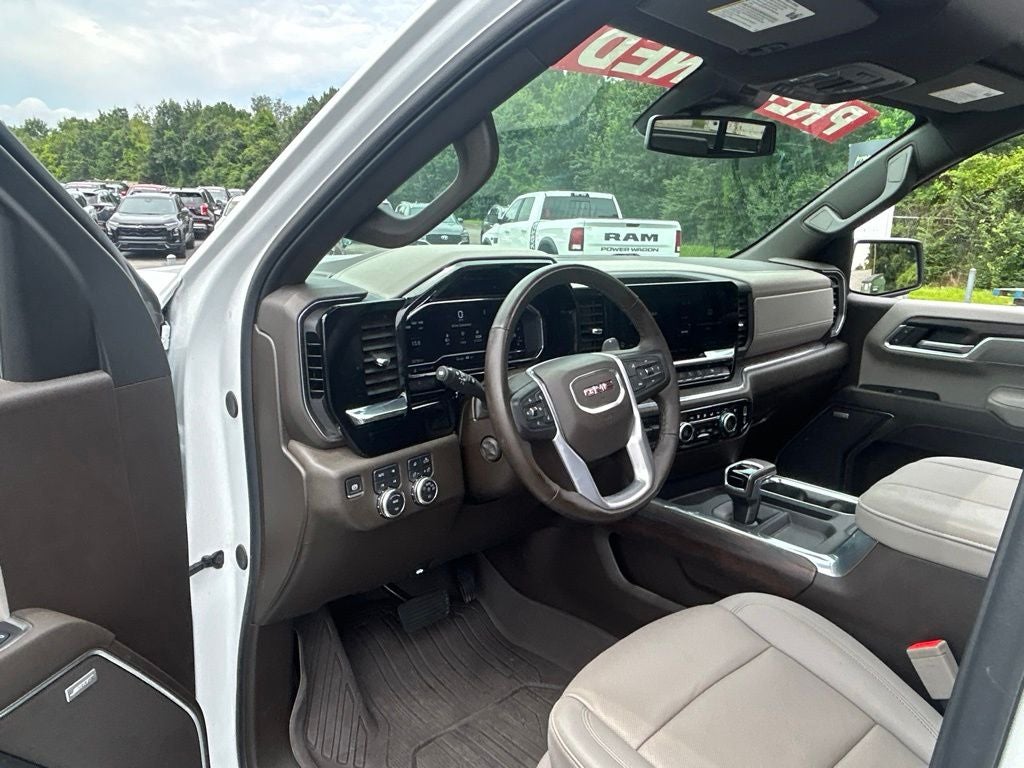 2025 GMC Sierra 1500 SLT