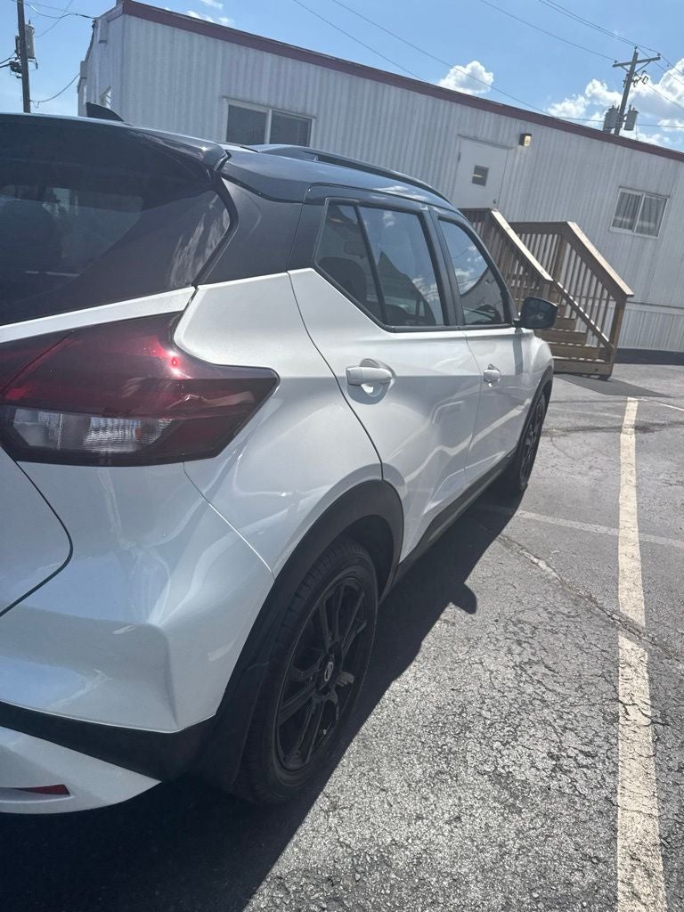 2021 Nissan Kicks SR