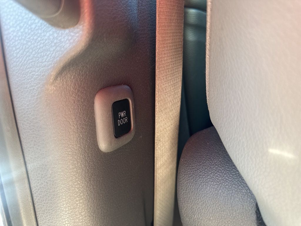 2021 Toyota Sienna XLE 8 Passenger