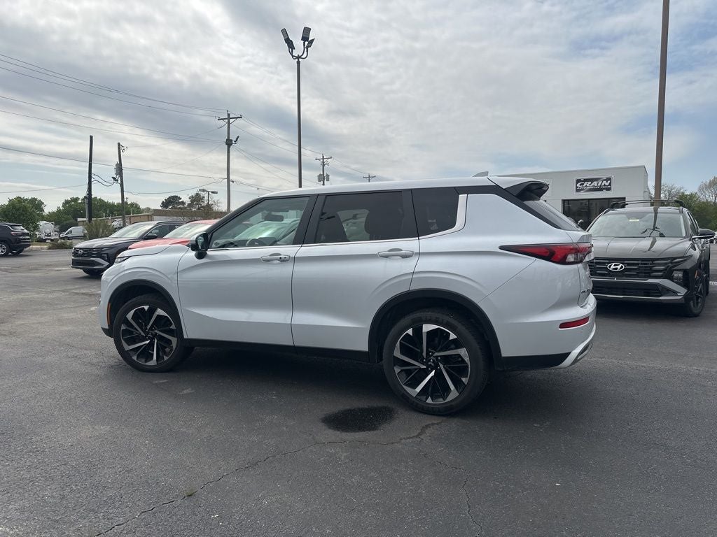 2024 Mitsubishi Outlander SE