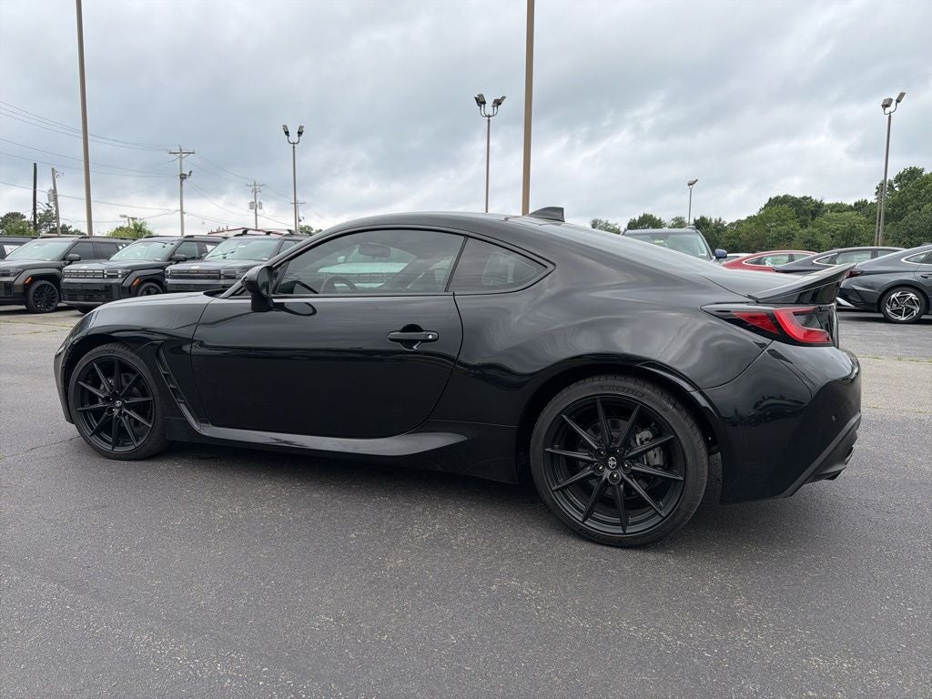2024 Toyota GR86 Premium Clean Carfax / Apple CarPlay/Android Auto / 6-spee
