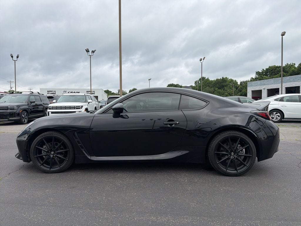 2024 Toyota GR86 Premium Clean Carfax / Apple CarPlay/Android Auto / 6-spee