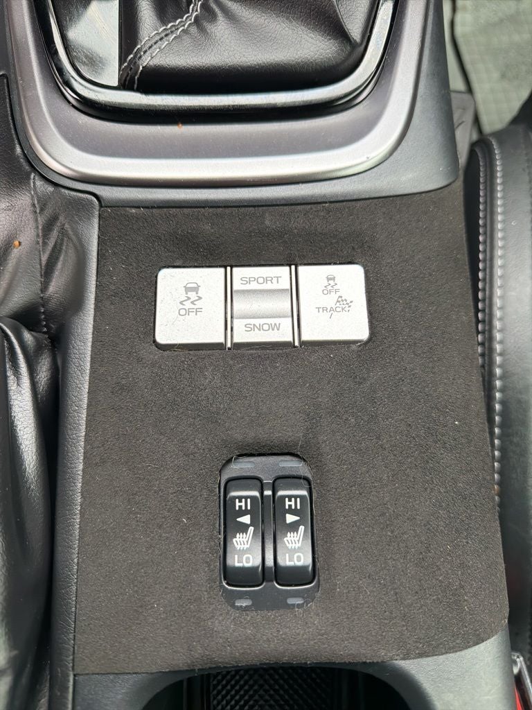 2024 Toyota GR86 Premium Clean Carfax / Apple CarPlay/Android Auto / 6-spee