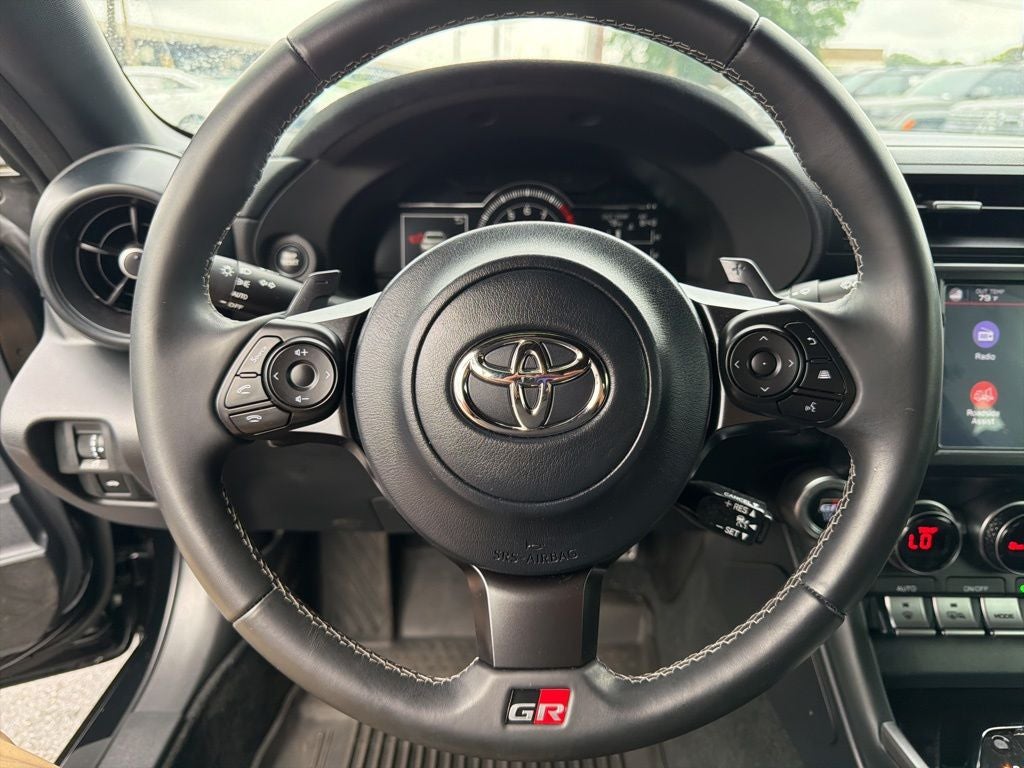 2024 Toyota GR86 Premium Clean Carfax / Apple CarPlay/Android Auto / 6-spee