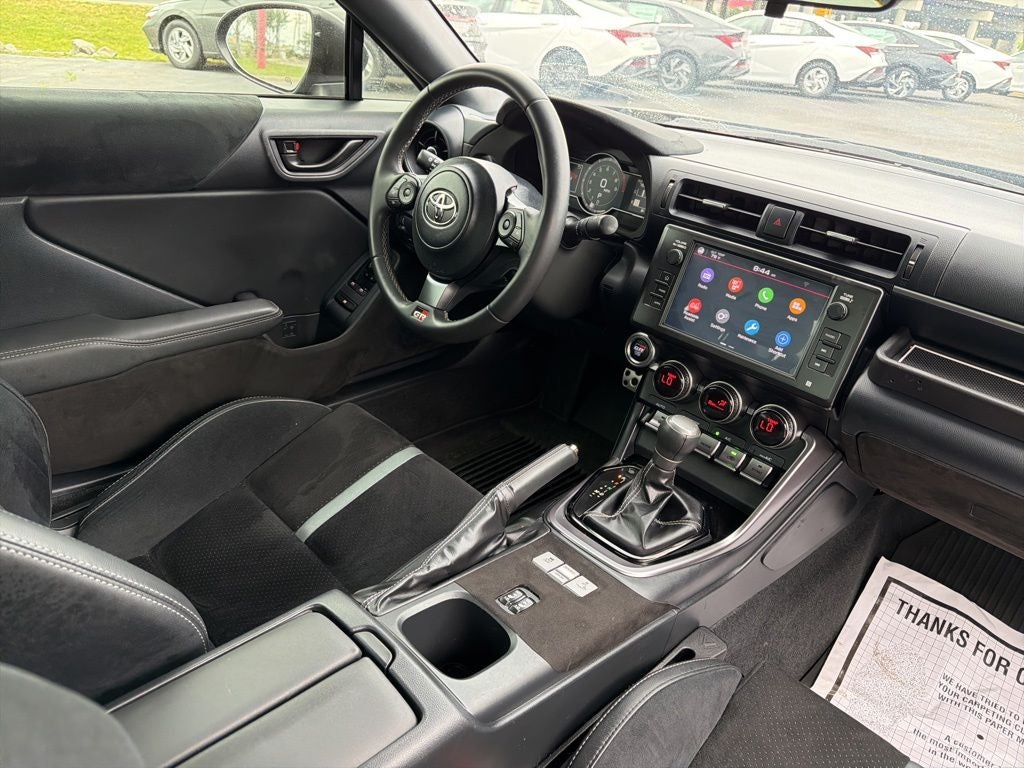 2024 Toyota GR86 Premium Clean Carfax / Apple CarPlay/Android Auto / 6-spee