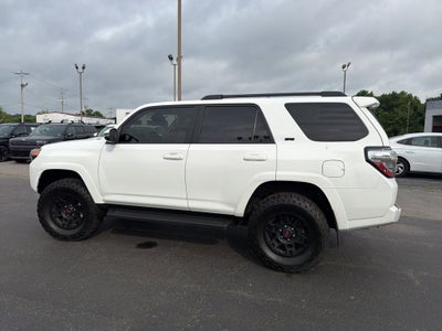 2023 Toyota 4Runner SR5 Premium LIFTED!! / 1-OWNER / CLEAN CAR-FAX