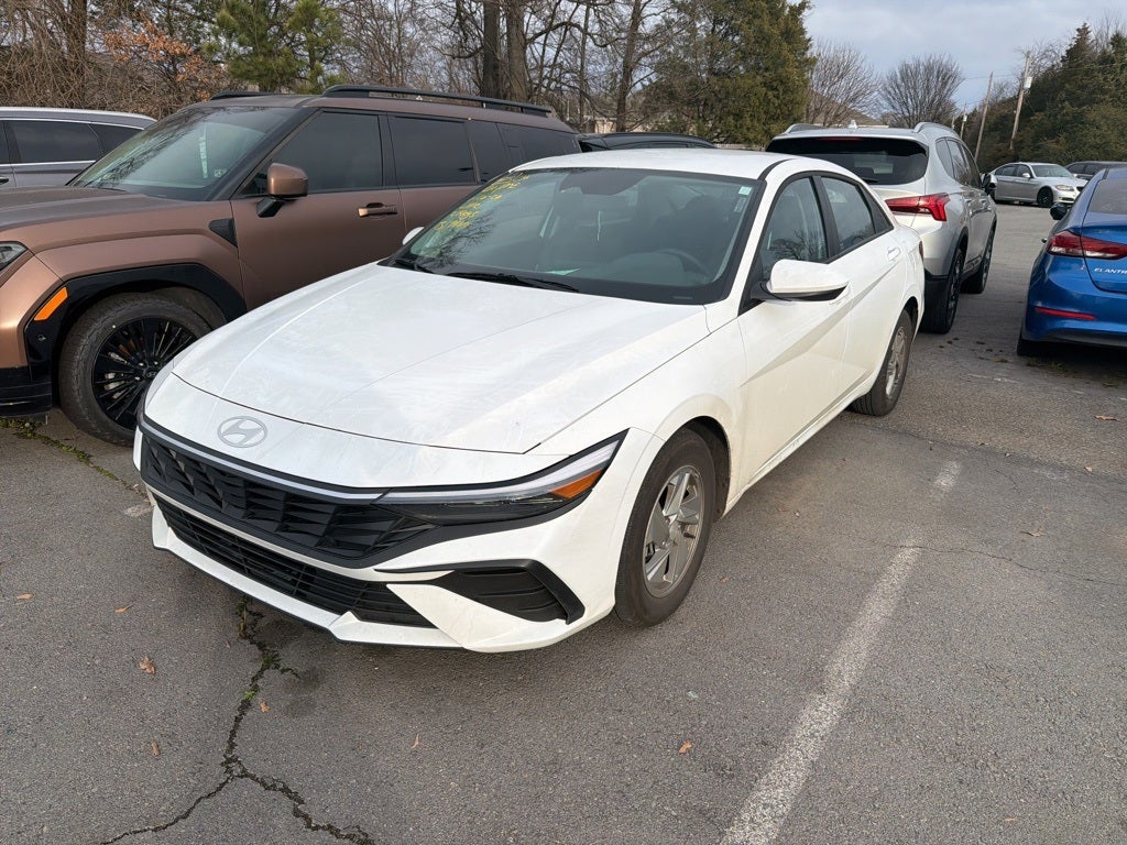 2025 Hyundai Elantra SE