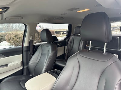 2023 Kia Carnival LX