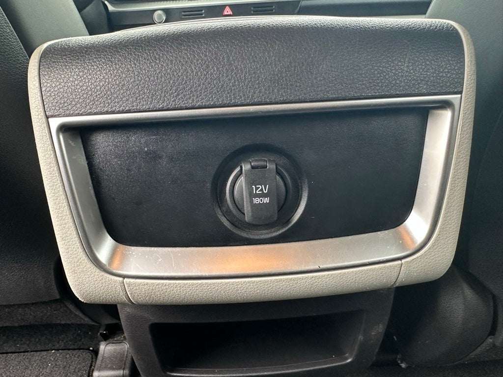 2023 Kia Carnival LX