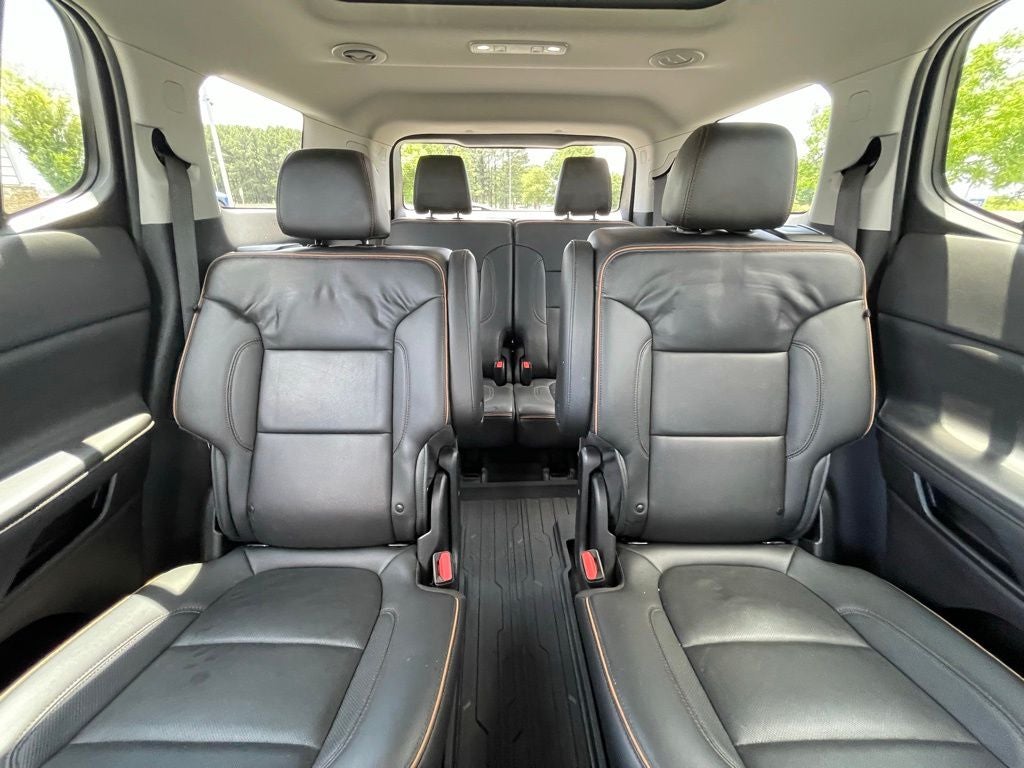 2022 GMC Acadia AT4