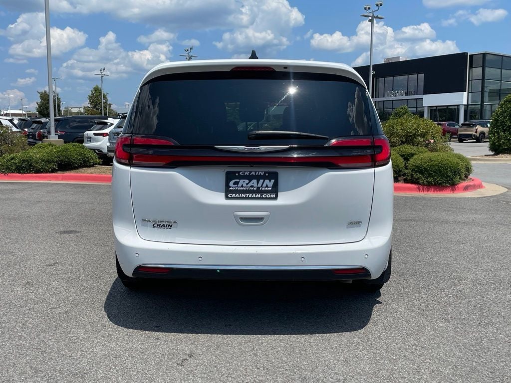 2025 Chrysler Pacifica Select