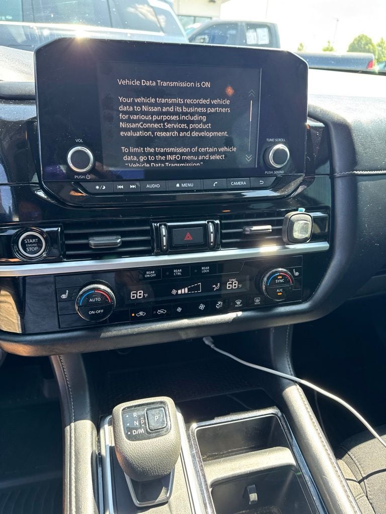 2022 Nissan Pathfinder SV