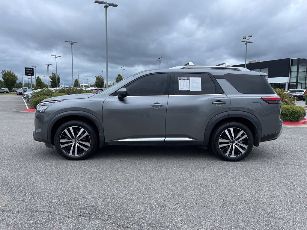 2023 Nissan Pathfinder Platinum