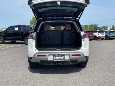 2025 Nissan Pathfinder Platinum