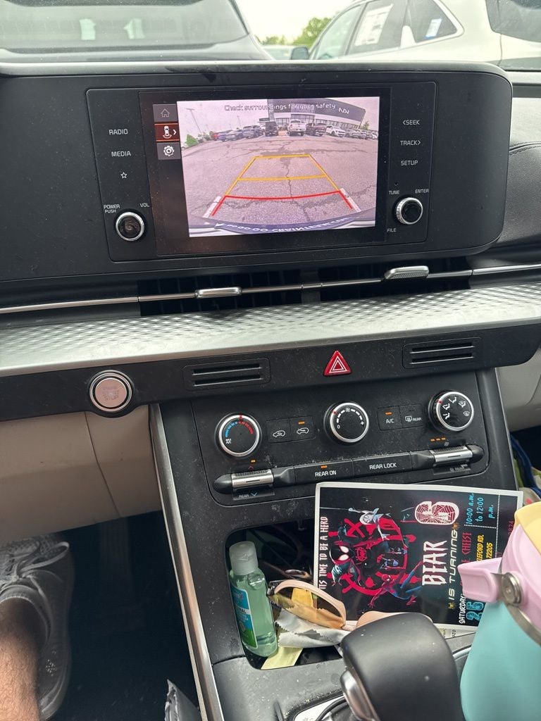 2023 Kia Carnival LX